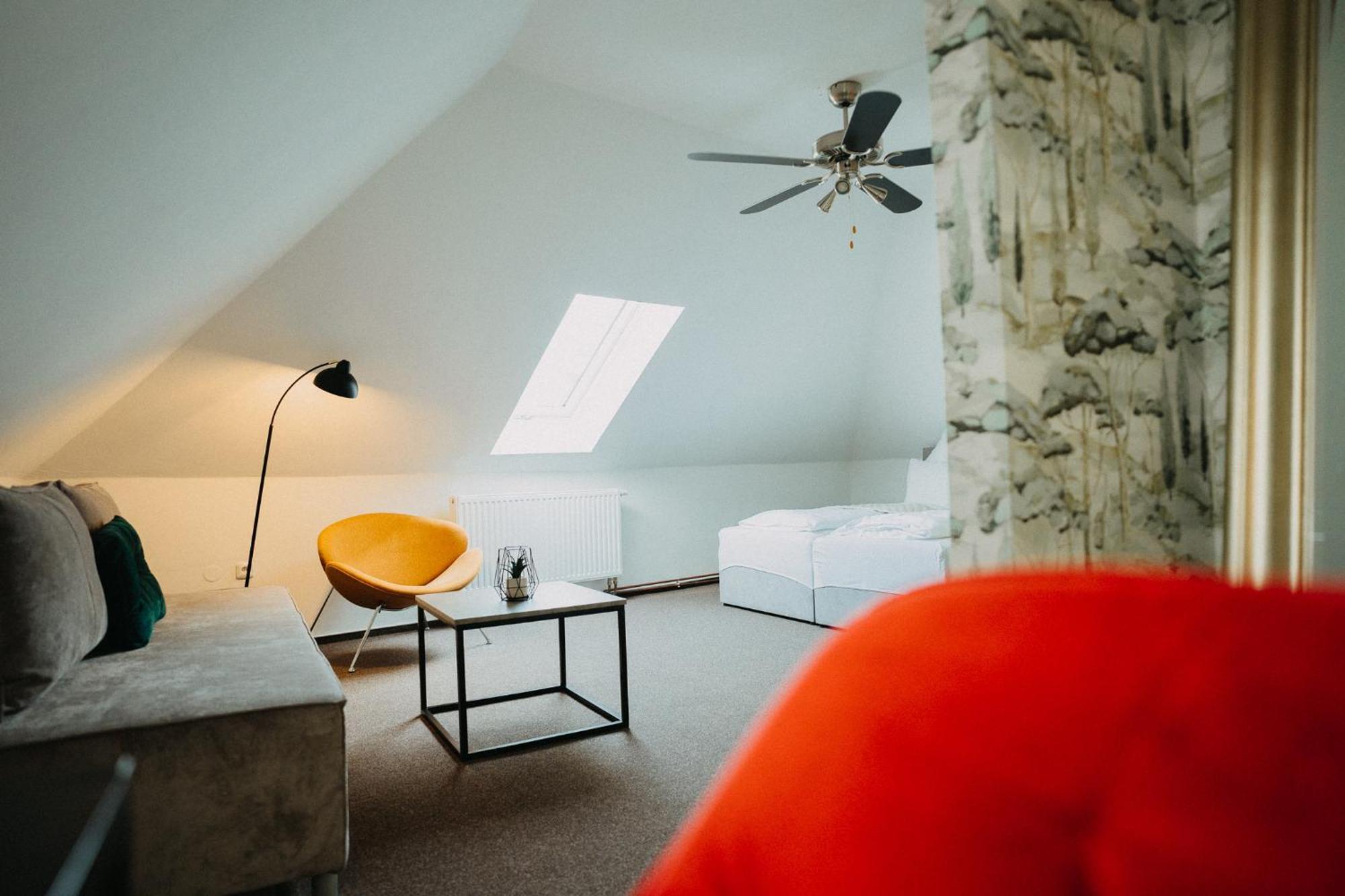 House Hotel Hradec Kralove Bagian luar foto