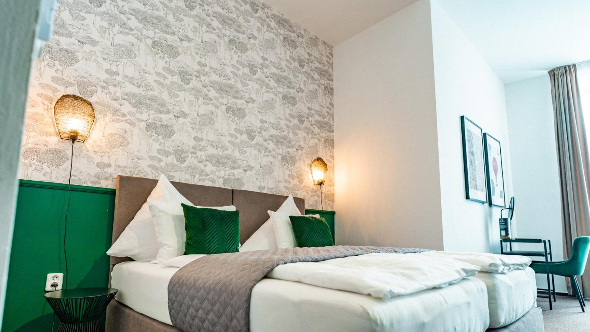 House Hotel Hradec Kralove Bagian luar foto