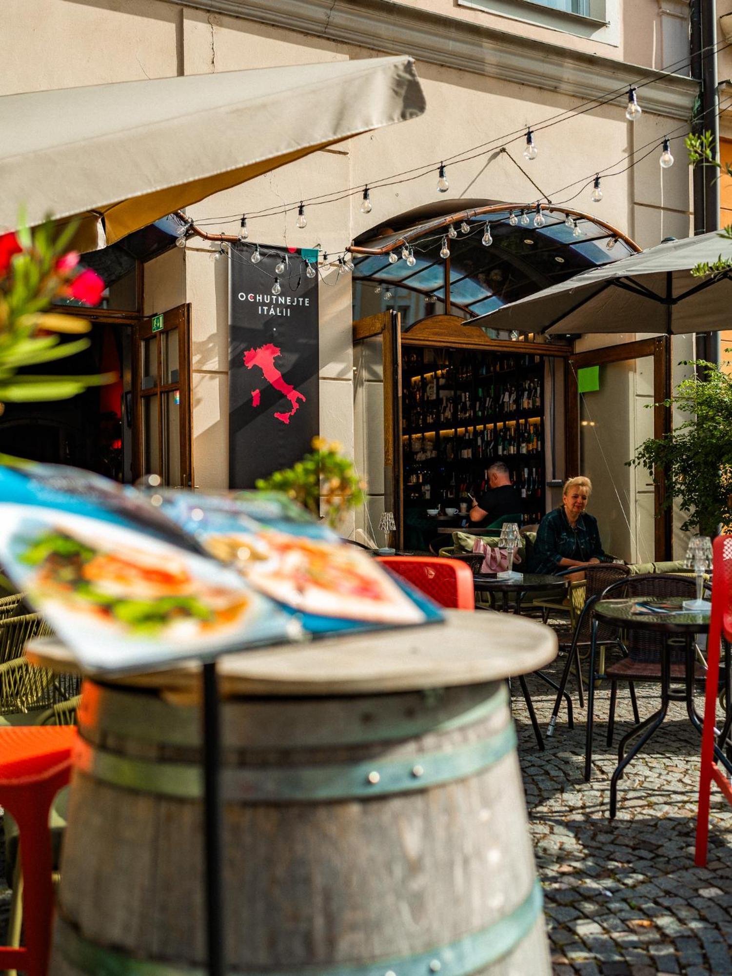 House Hotel Hradec Kralove Bagian luar foto
