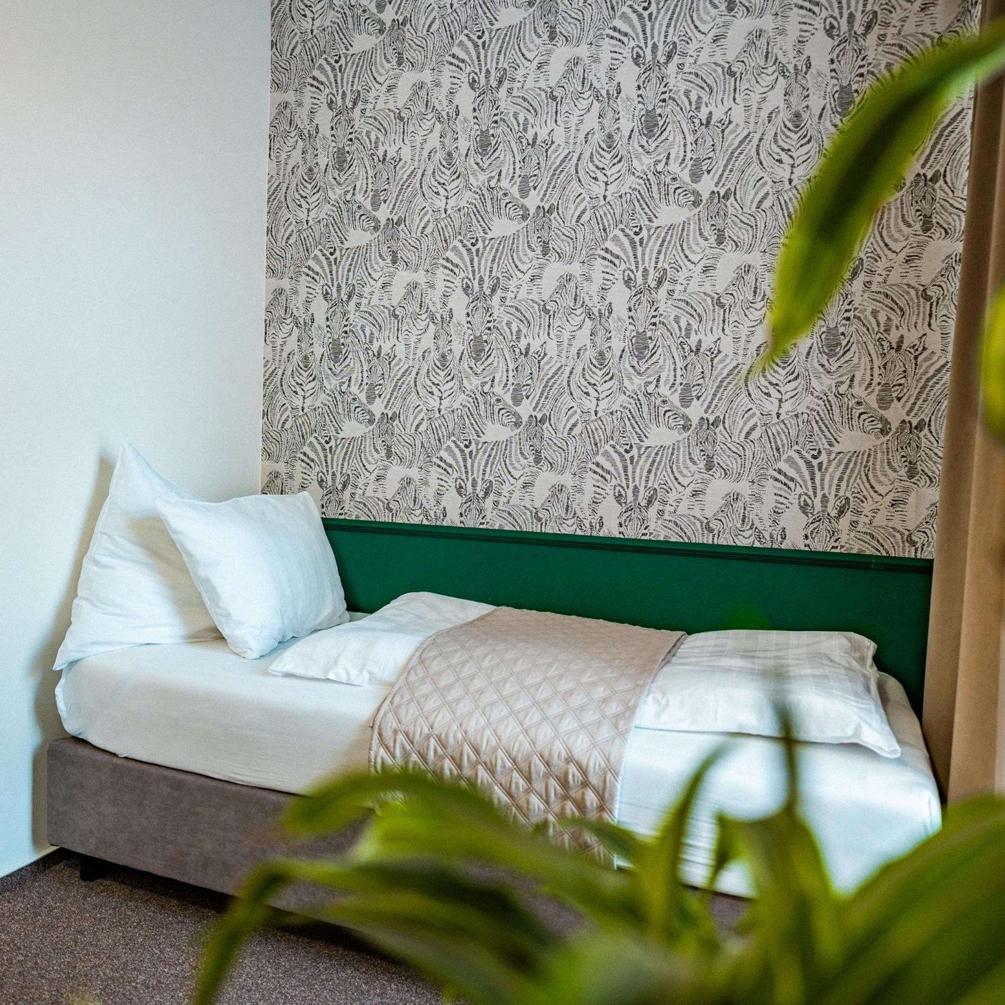 House Hotel Hradec Kralove Bagian luar foto