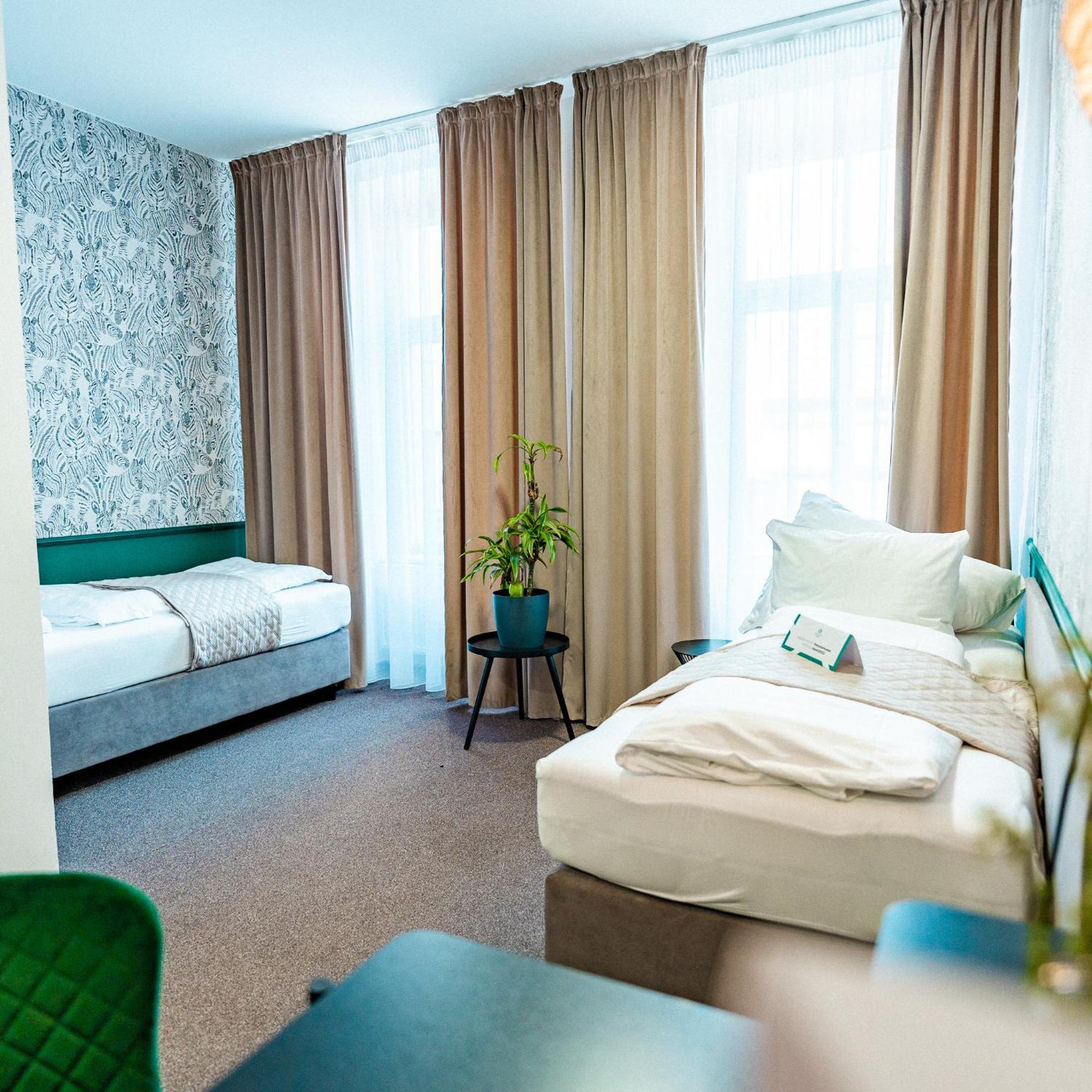 House Hotel Hradec Kralove Bagian luar foto