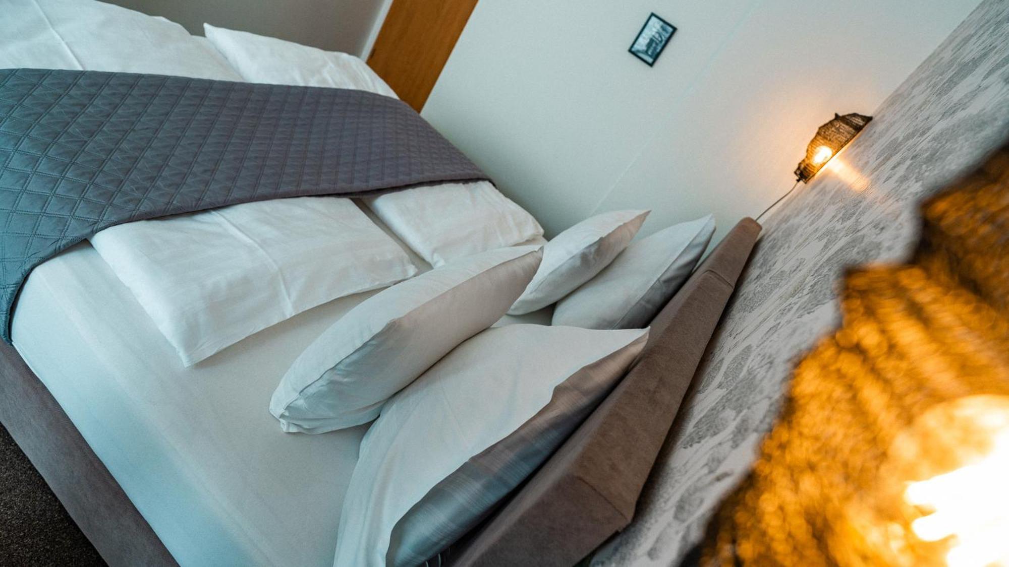 House Hotel Hradec Kralove Bagian luar foto