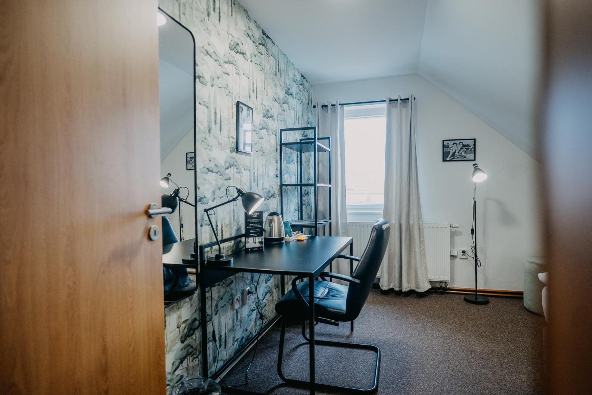 House Hotel Hradec Kralove Bagian luar foto