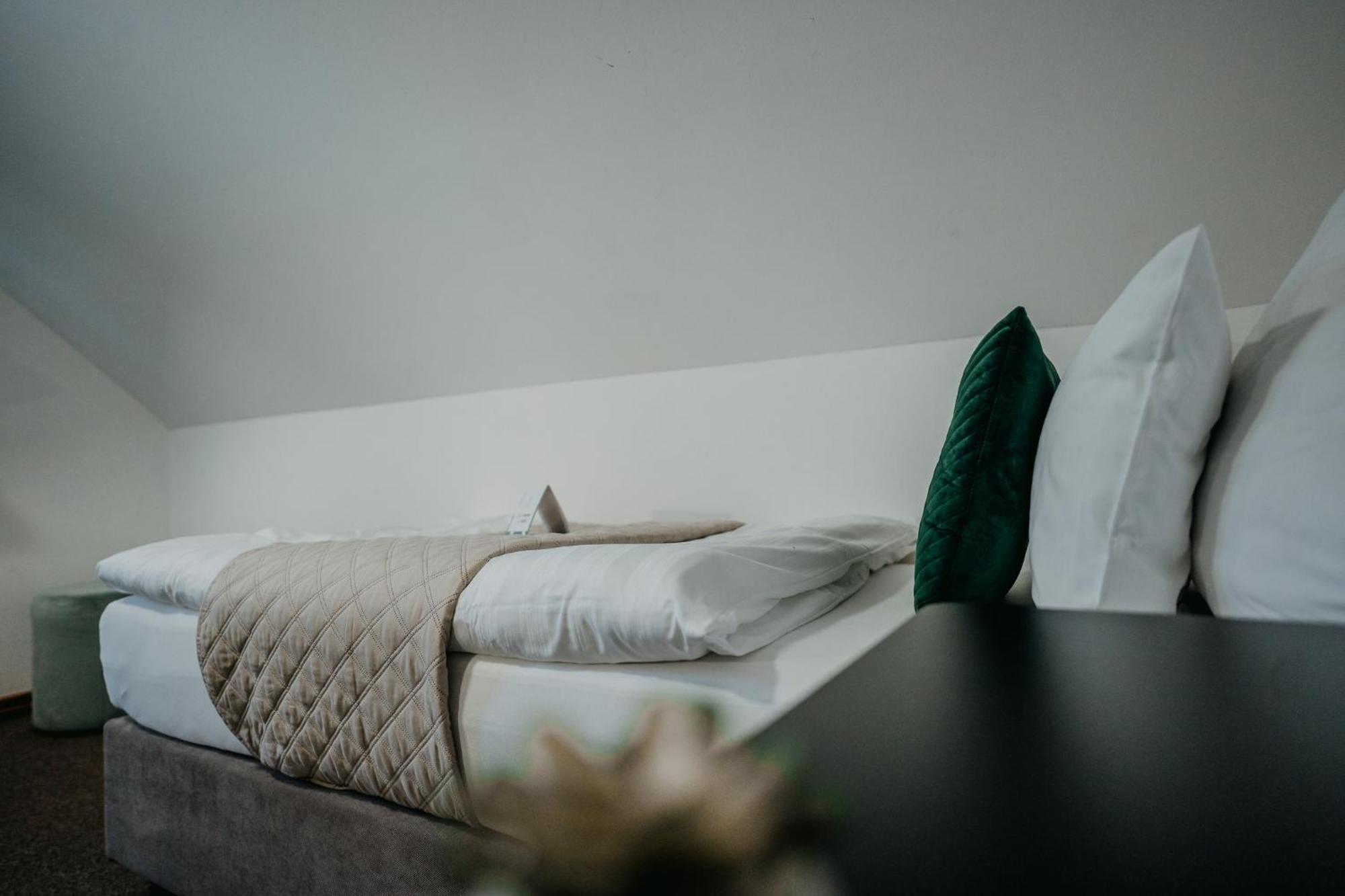 House Hotel Hradec Kralove Bagian luar foto