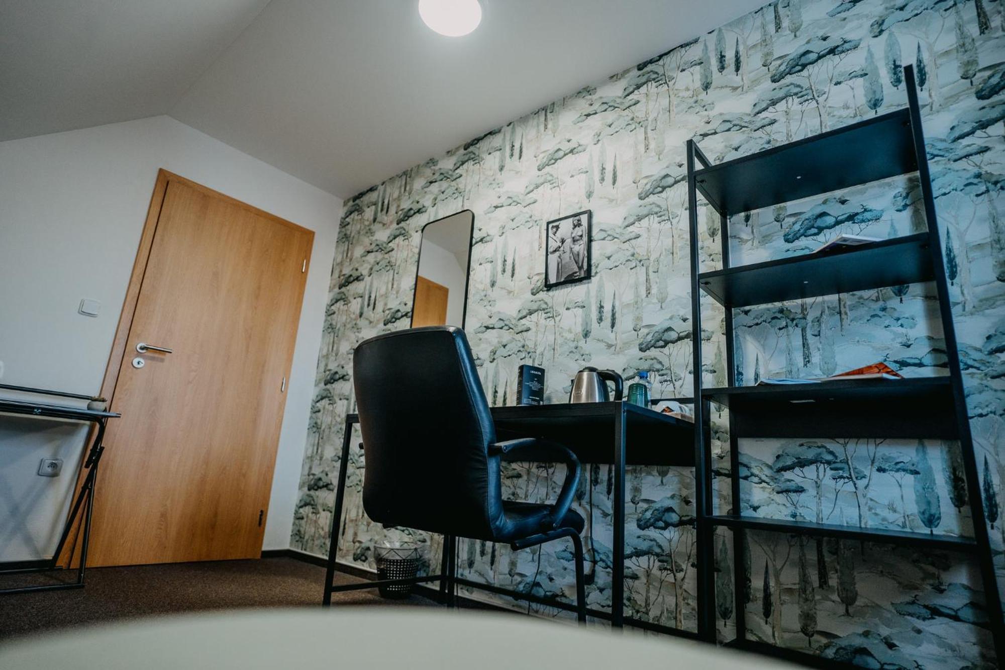 House Hotel Hradec Kralove Bagian luar foto