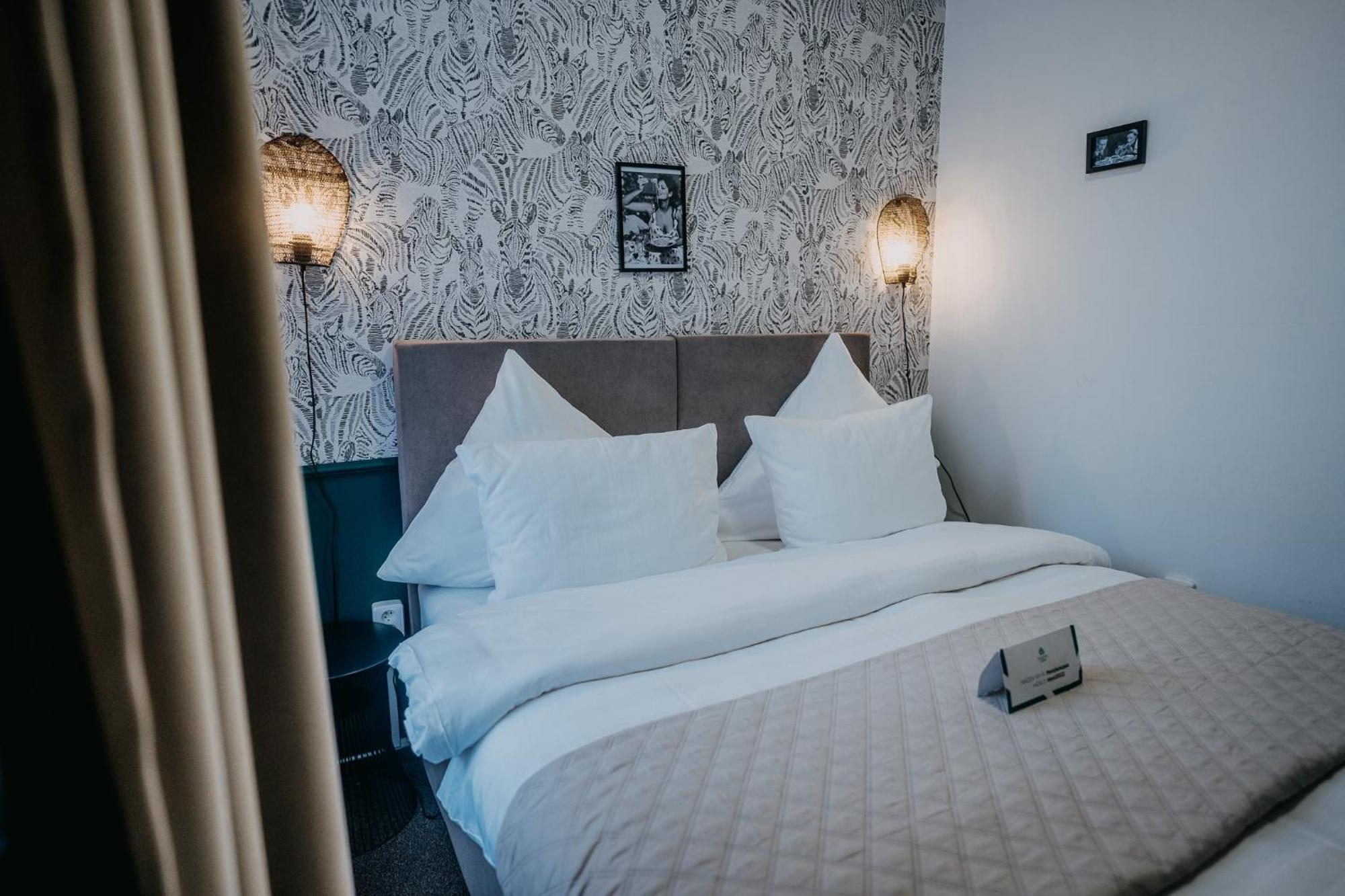 House Hotel Hradec Kralove Bagian luar foto