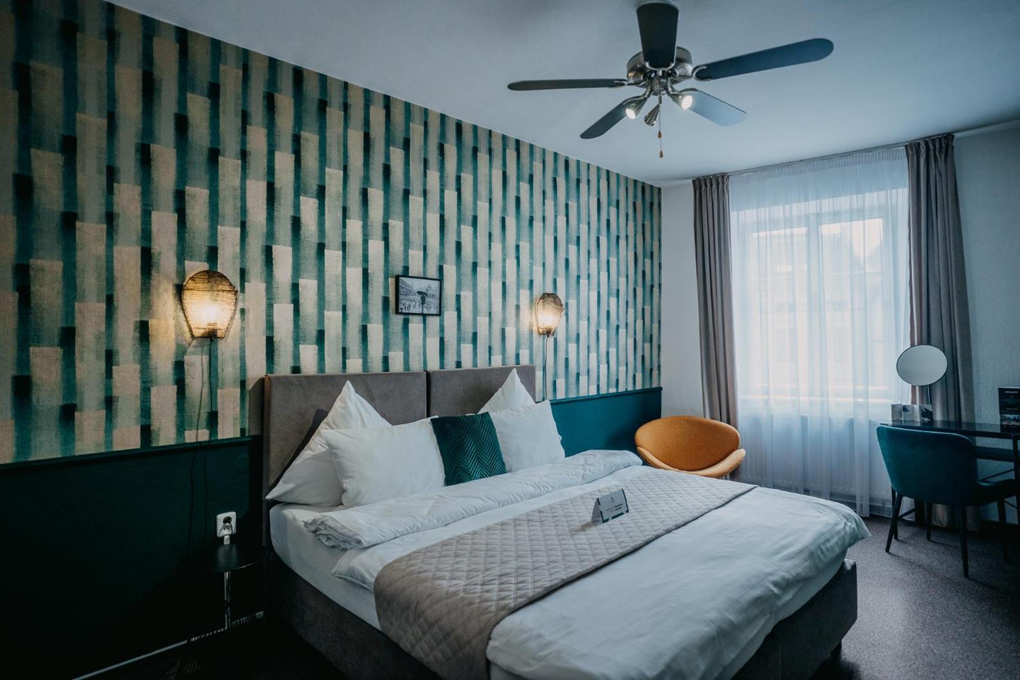 House Hotel Hradec Kralove Bagian luar foto